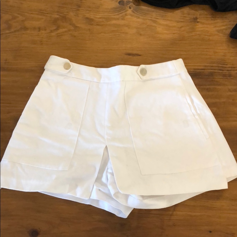 Zara trendy white shorts